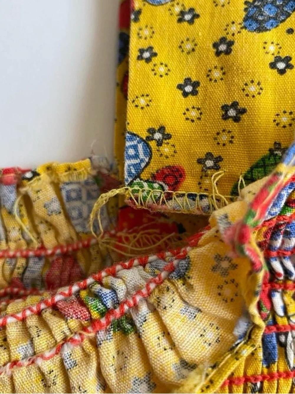 Vintage 70s Yellow Floral Mushroom Novelty Print Smocked Puff-Sleeve Dress